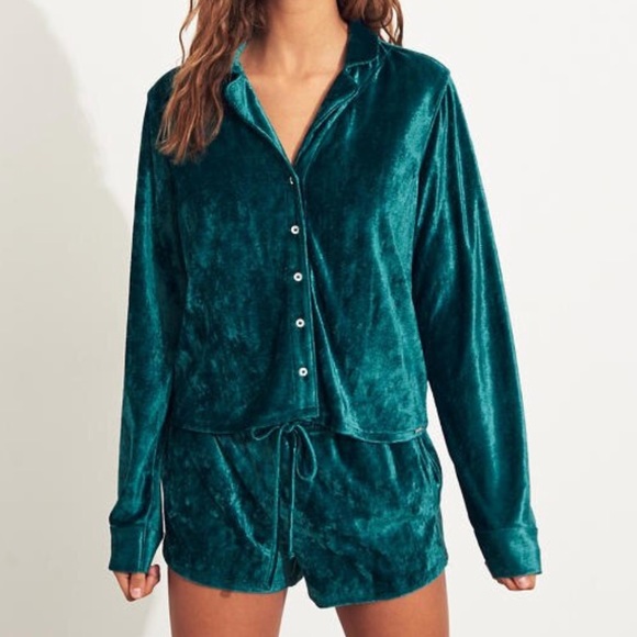 Hollister Other - Hollister velour sleep shirt and shorts NWT Large